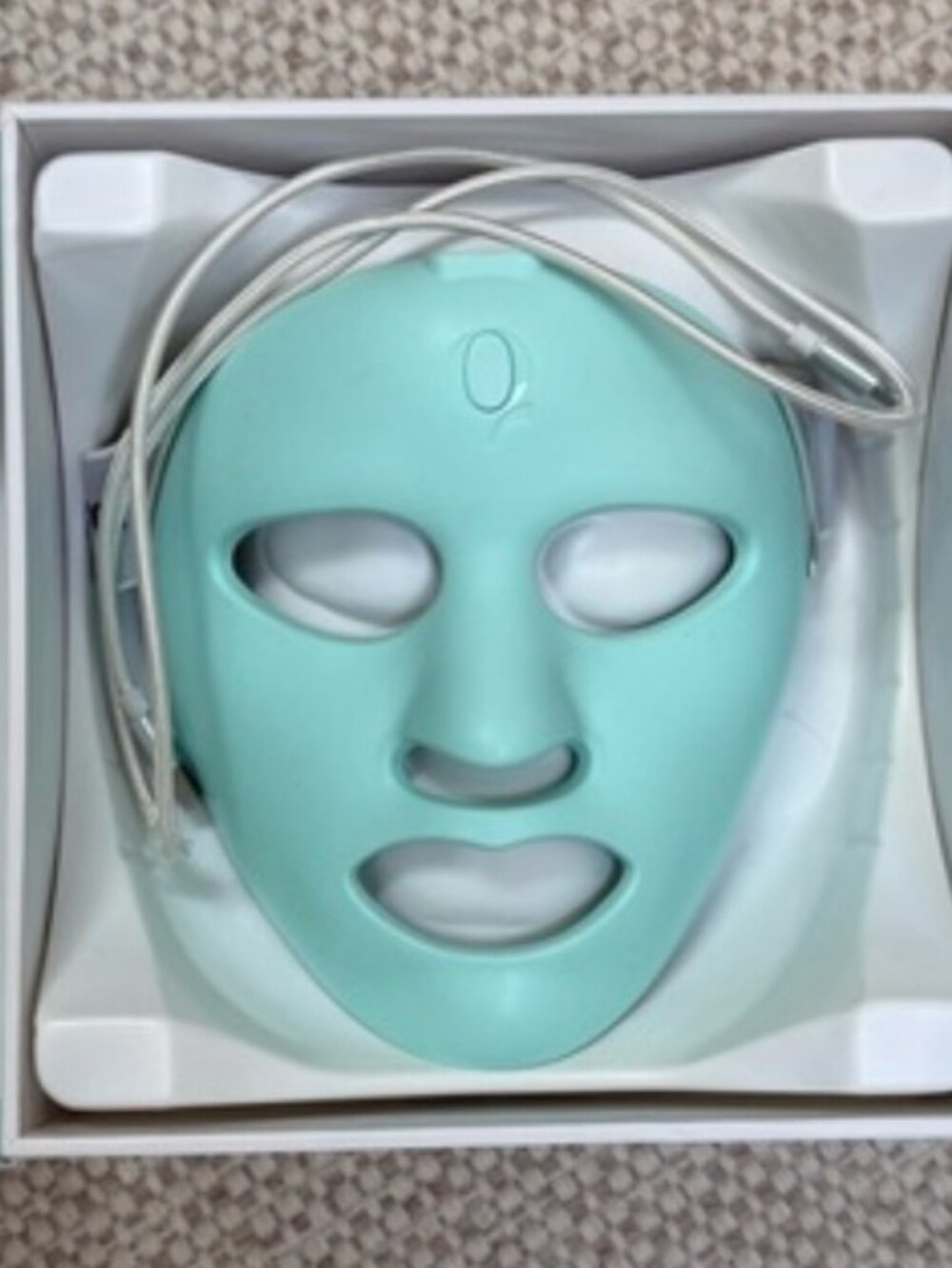 Qure Q-Rejuvalight Pro LED Light Therapy Face Mask with Box - Excellent Conditio - Picture 5 of 5